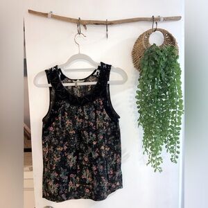 Tank top with crochet detail around neckline xs